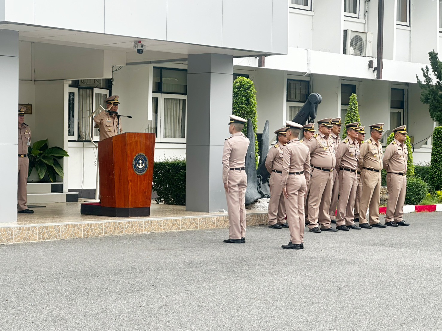 ศูนย์ส่งกำลัง กรมพลาธิการหทารเรือ เเถวประจำสัปดาห์ เเละตรวจเครื่องเเบบเครื่องเเต่งกายของกำลังพล